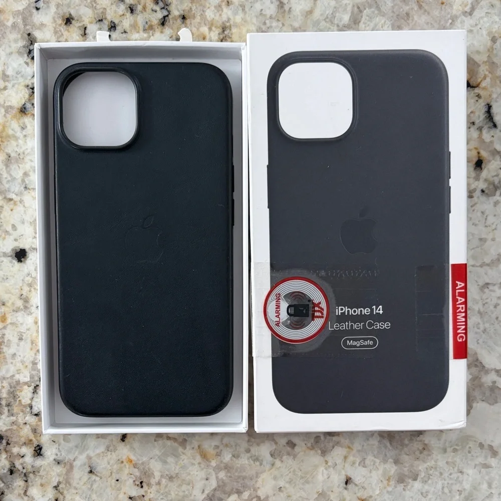 Apple iPhone 14 Leather Case - Midnight